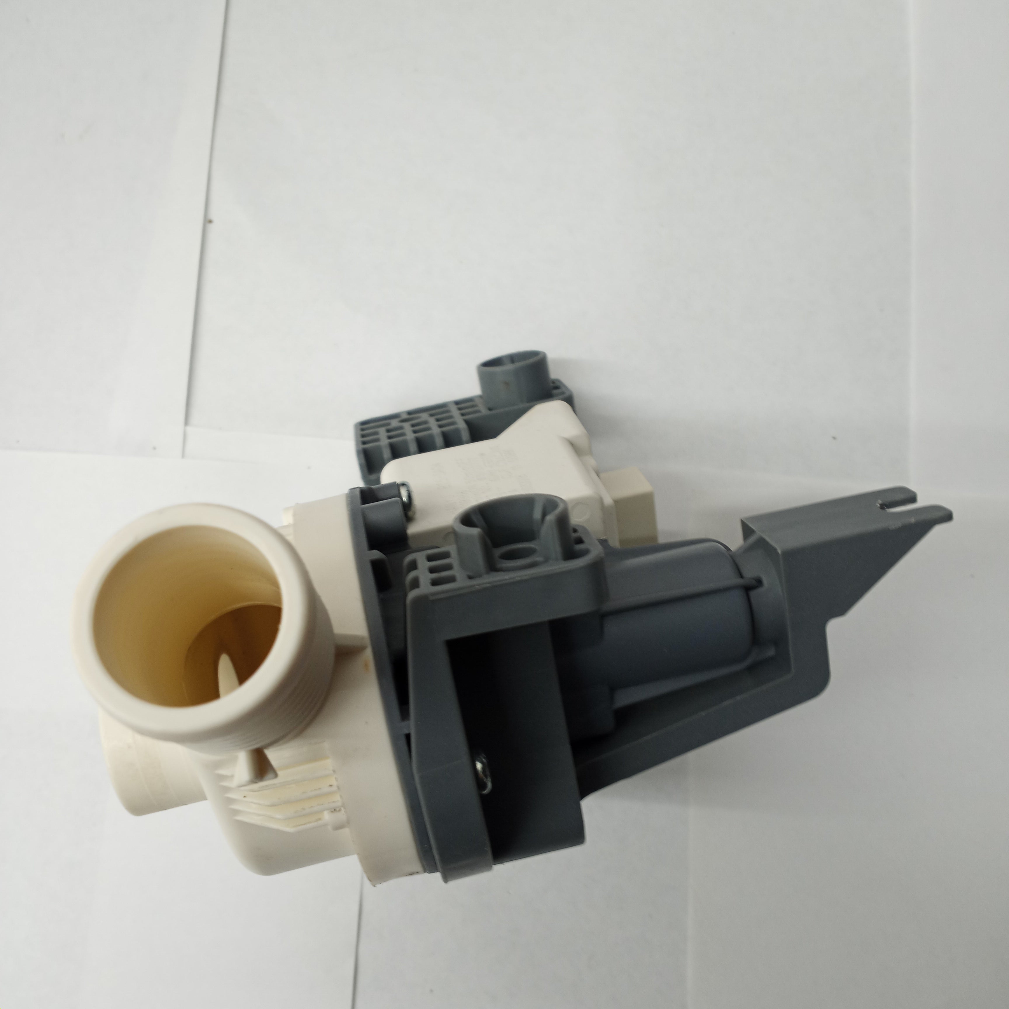 Whirlpool Washer Water Drain Pump W10876600 B25-3A04 Whirlpool Washer Water Drain Pump W10876600 B25-3A04
